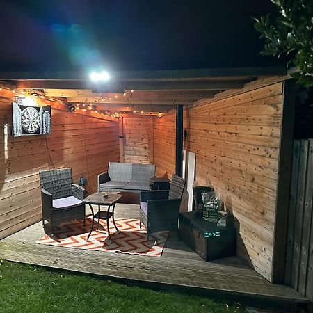 Offa'S Lodge Family Home Quiet Area With Sea Views Prestatyn Exterior foto