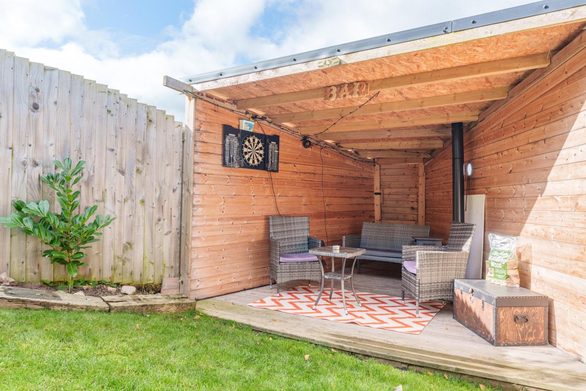 Offa'S Lodge Family Home Quiet Area With Sea Views Prestatyn Exterior foto